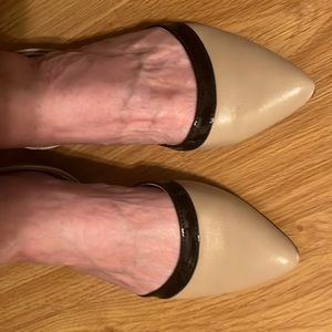 Cute comfortable flats.